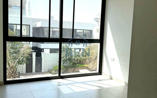 Luxury Living | Private Garden | Top Tier Location for Rent