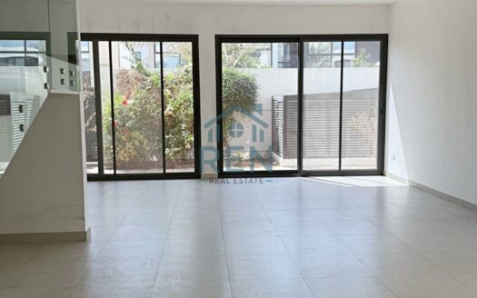 Luxury Living | Private Garden | Top Tier Location for Rent