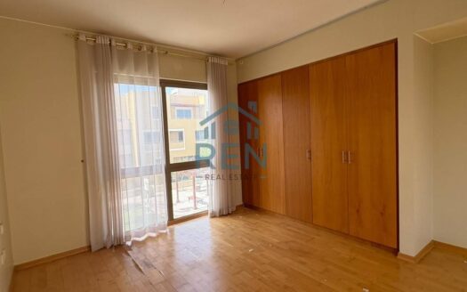 3 Floor Villa| Vacant  | Prime location for Rent