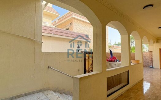 Prime Commercial Villa | Well-Kept | Great Area for Rent