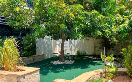 Amazing View| Huge Layout| Vacant and Available for Rent